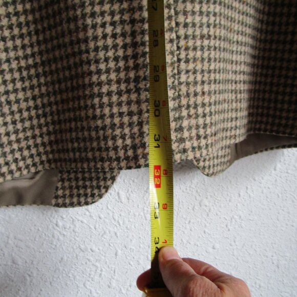 Irish wool tweed dinner jacket, multiple inside pockets, double vent, hand woven - Picture 16 of 16